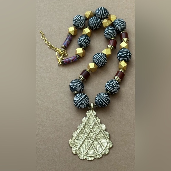 African Inspired bead Necklace NWOT - Picture 8 of 11